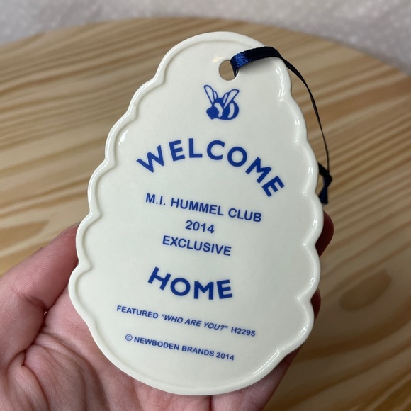 Goebel Hummel "Who Are You?"  Christmas Ornament 2014 Club Exclusive H22… - Picture 3 of 3